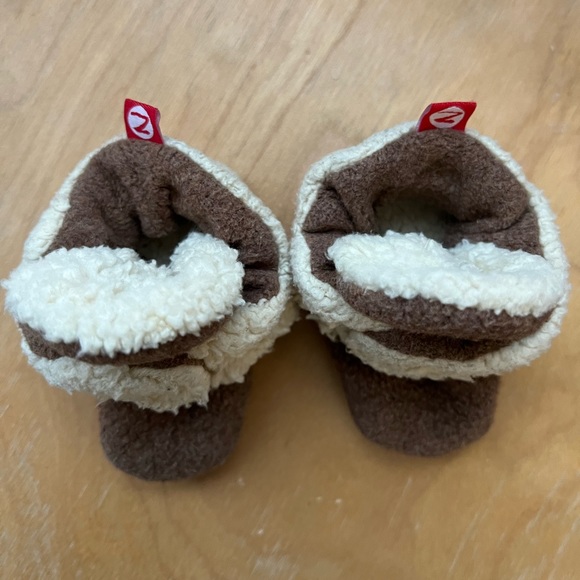Zutano COZIE FURRY GRIPPER BABY BOOTIES - HEATHER MOCHA Size 6M - Picture 3 of 9